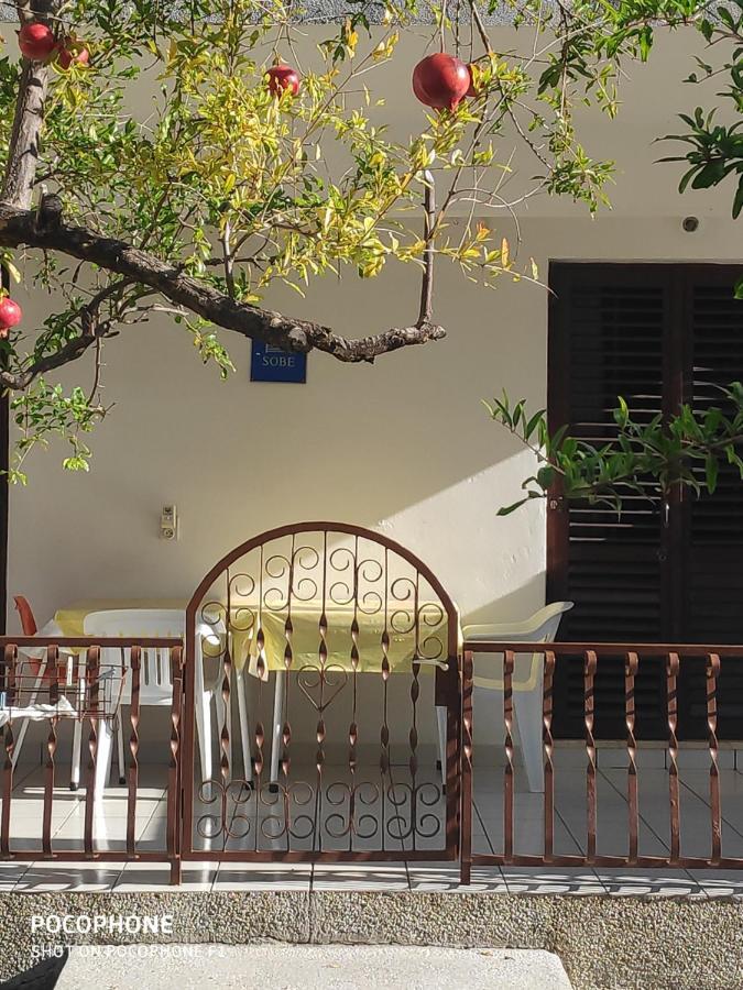 Apartments Tamaris Заострог Екстериор снимка